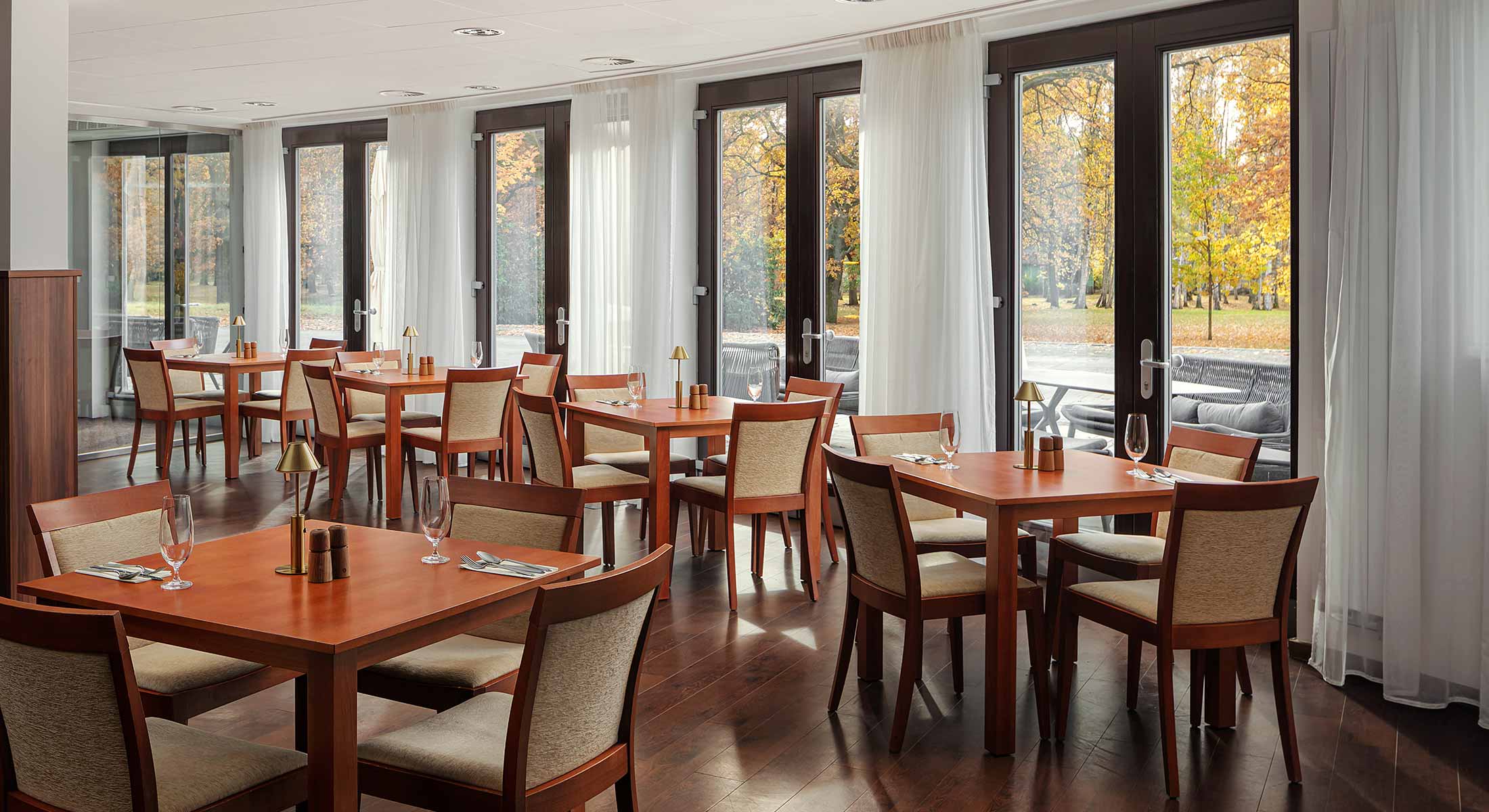 William's Restaurant/Harvey Spa Hotel/ Harvey restaurant interior